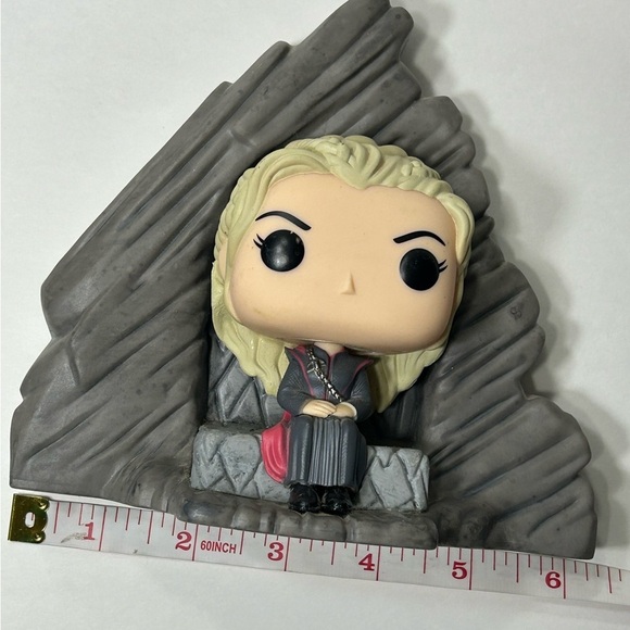 Game of Thrones x Funko POP #63 - Daenerys Targaryen on Dragonstone Throne - Picture 3 of 5